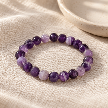 Pulseira de Ametista — Pedra Natural — em ambiente