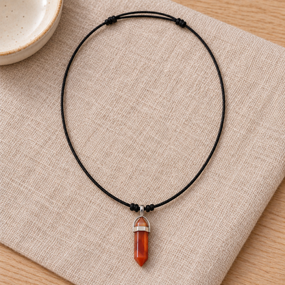 Colar de Cornalina — Pedra Natural — cordão ajustável em ambiente