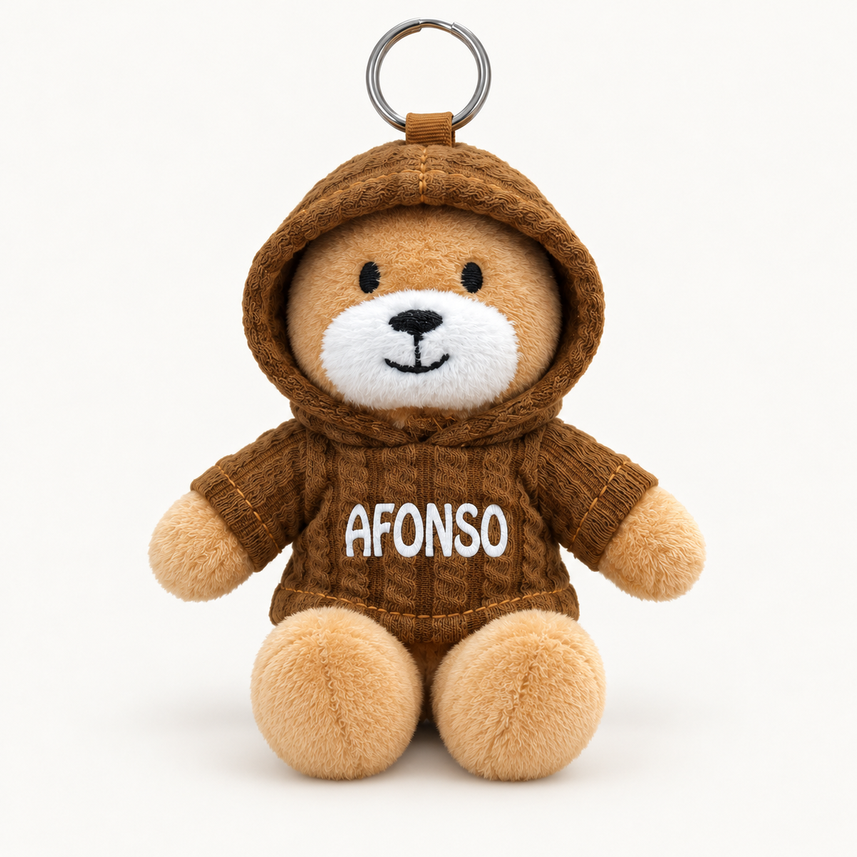 Ursinho Afonso — sentado com capuz
