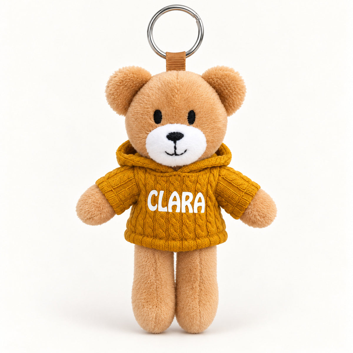 Ursinho Clara — vista completa com argola, fundo branco